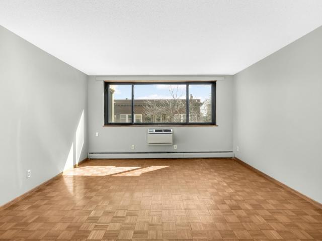 1912 Dupont Avenue S # 405