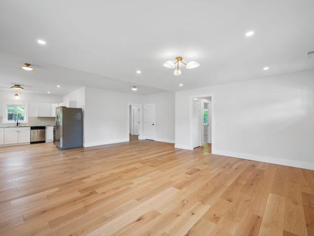 1912 Honeycut Lane