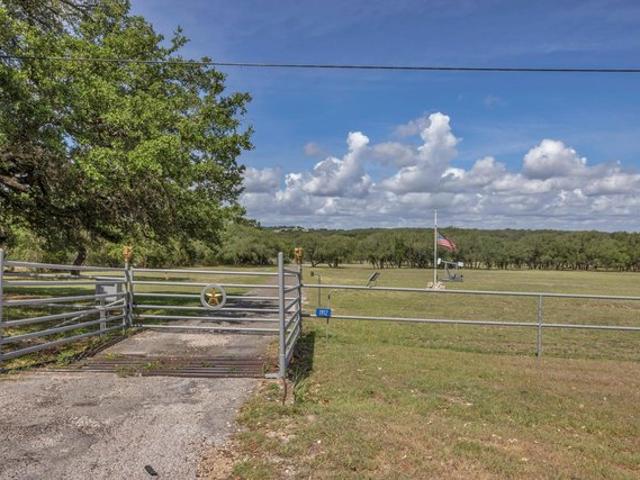 1912 S US Highway 281, Johnson City, TX 78636