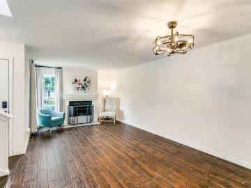 1912 Shadowood Trail