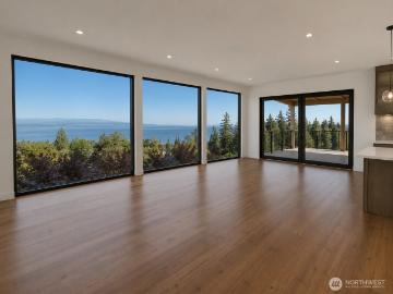 1912 th Avenue W