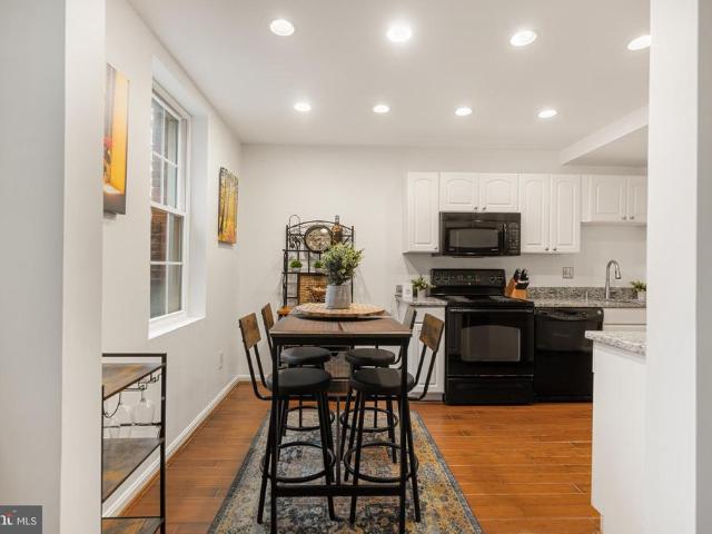 1913 N Rhodes Street N # 15