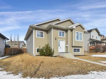 Red Deer, Alberta - Office room, Gym, Cellar