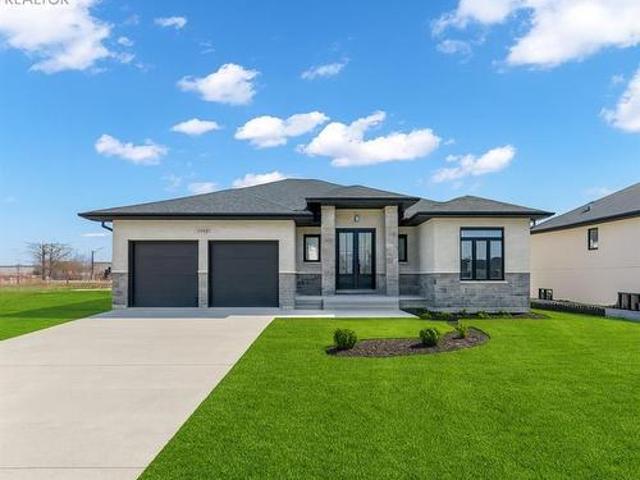 1924 Sannita, Kingsville, ON, N9Y 0G5 house for sale | Listing ID 26007 | Royal LePage