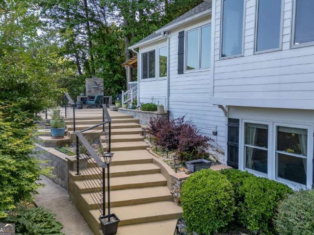 1925 Lakeview Summit Drive