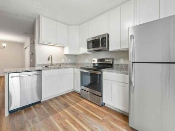 1925 Southcross Drive West, Unit 1305 3 Bedroom Home for Rent at 1925 Southcross Dr W, Burnsville, MN 55306