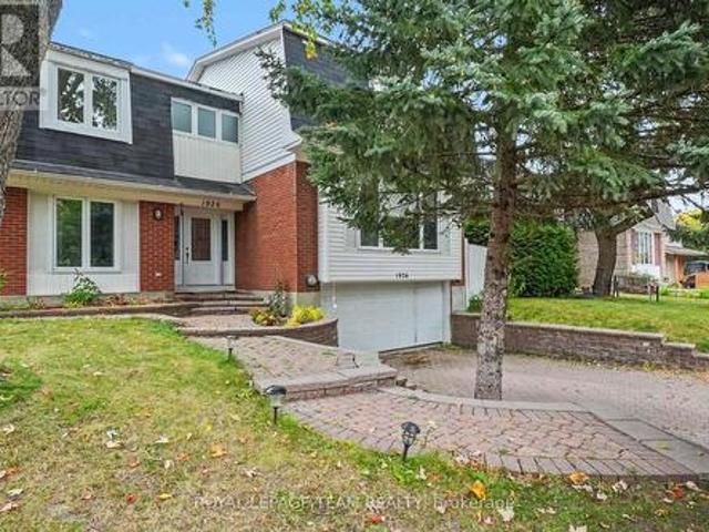 1926 Marquis Avenue, Ottawa, ON, K1J 8J2 house for sale | Listing ID X13877 | Royal LePage