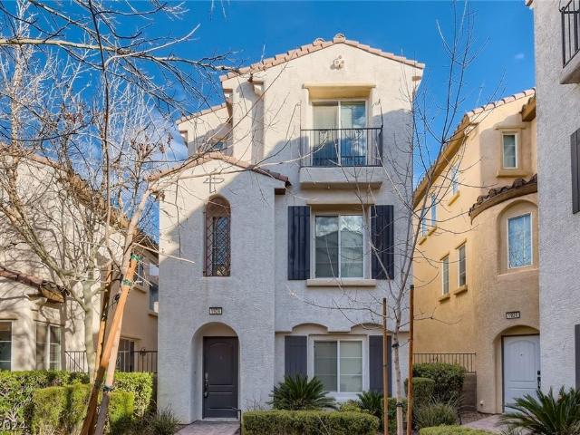 1926 Hollywell St, 3 beds, 4 full baths