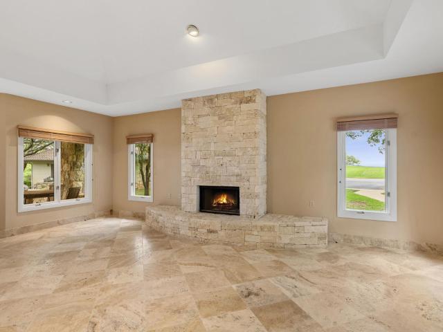 1927 Clubhouse Hill Dr # 14