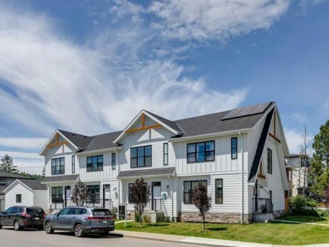 1927 42 Street Nw, Calgary, AB, T3B 5H1 townhouse for sale | Listing ID A2321 | Royal LePage
