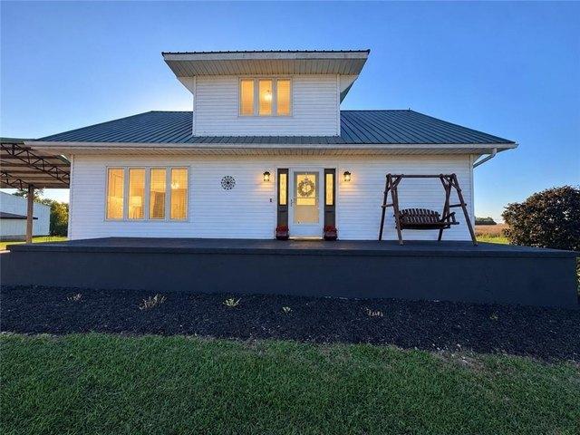 19284 E 2500th Rd, Chrisman, IL 61924