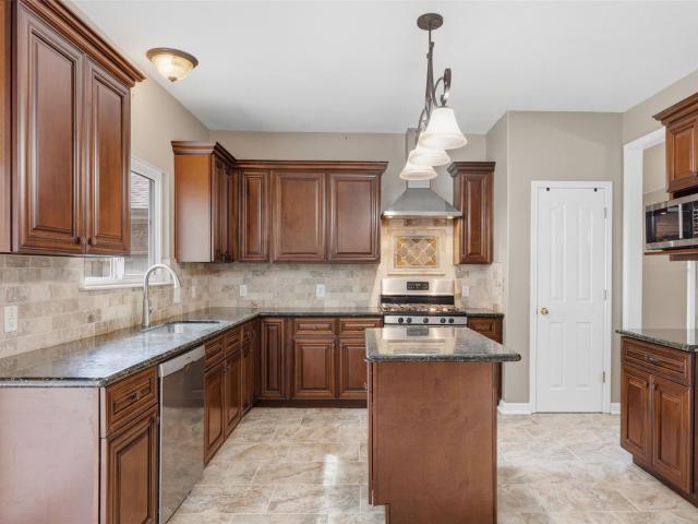1928 Barnett Dr