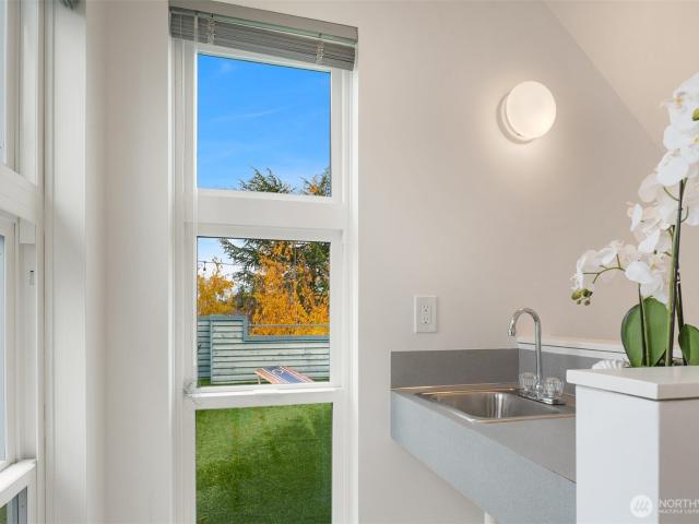 1929 42nd Ave E, Unit B, Seattle, WA 98112 | MLS #2468