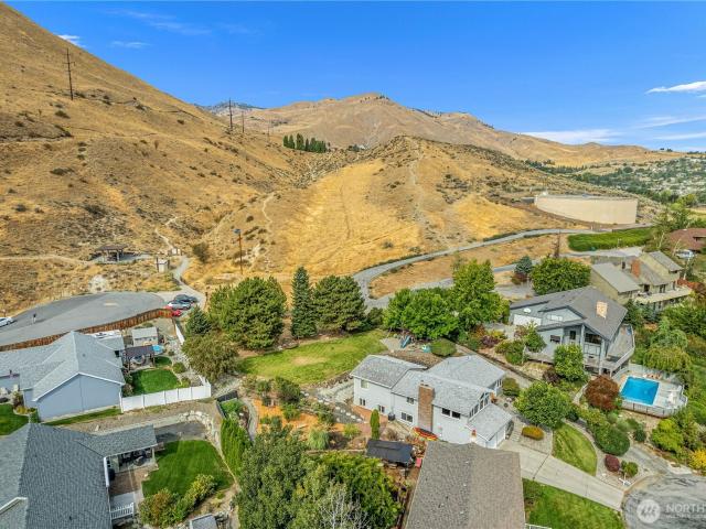 1920 Emerald Place