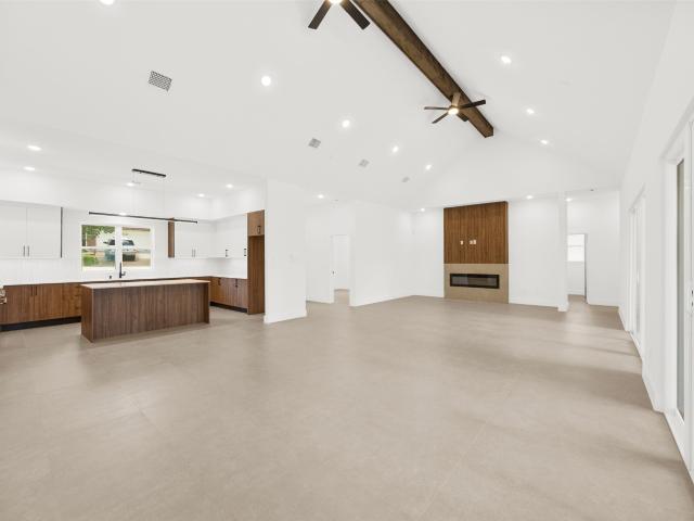 1920 Foxbriar Drive