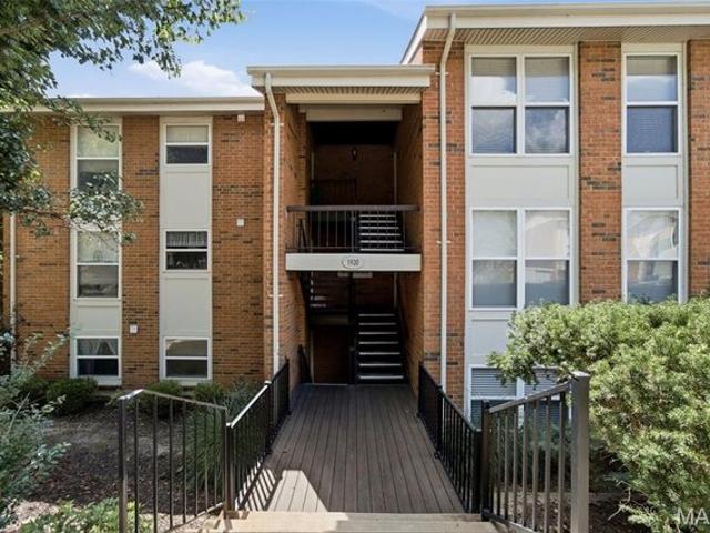 1920 Hunting Lake Ct Apt 302, Kirkwood, MO 63122