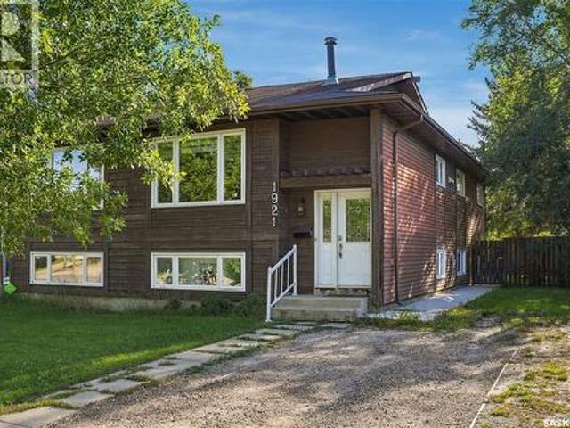 1921 Mckercher Drive, Saskatoon, SK, S7J 3W1 house for sale | Listing ID SK048996 | Royal LePage