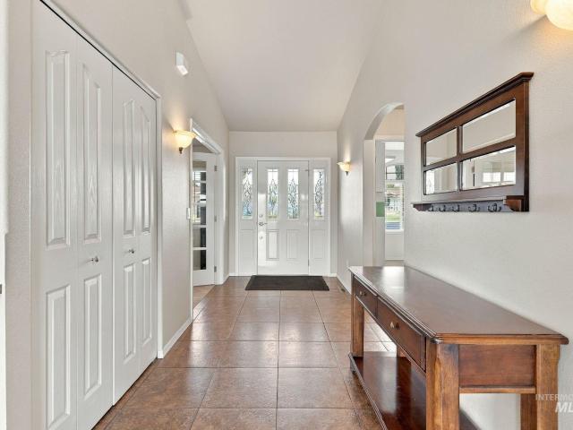 1922 Birch Dr