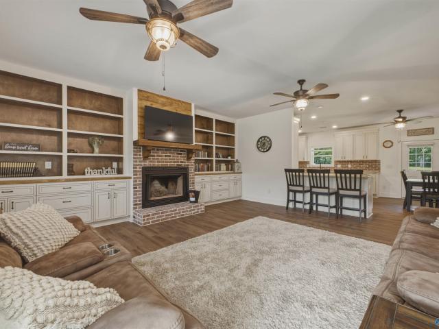 1922 County Road 281