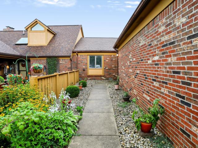 1922 Saint James Place