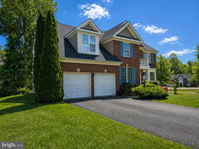 19237 Potomac Crest Dr, Triangle, VA 22172 | MLS #VAPW2124