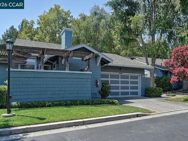 1923 Lakeshire Dr
