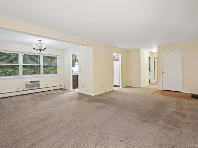 192 Doxbury Lane
