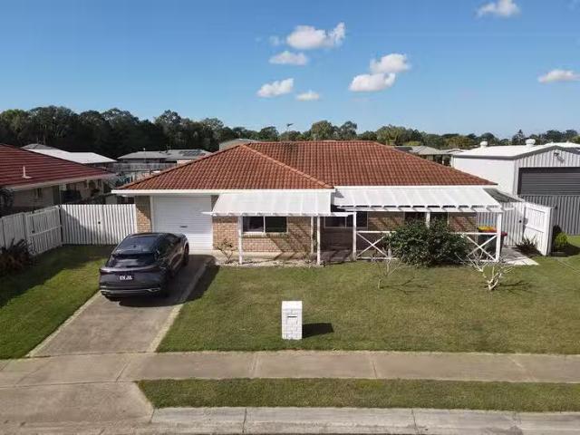 192 Kingfisher Parade, Toogoom, QLD 4655