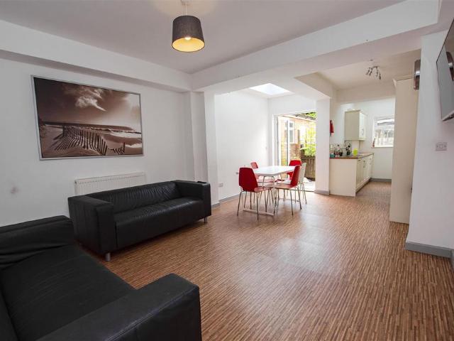 192 Hubert Road, Stirchley, B29 6EP, United Kingdom | 6 bed house for rent #133648678 | Rentberry