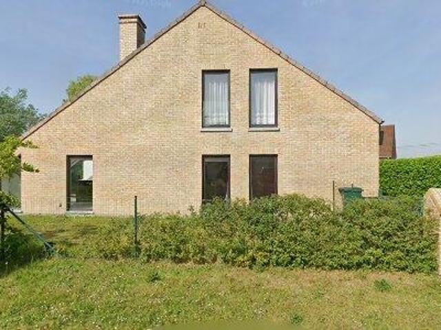 192 m2 apartment for rent in Kuurne