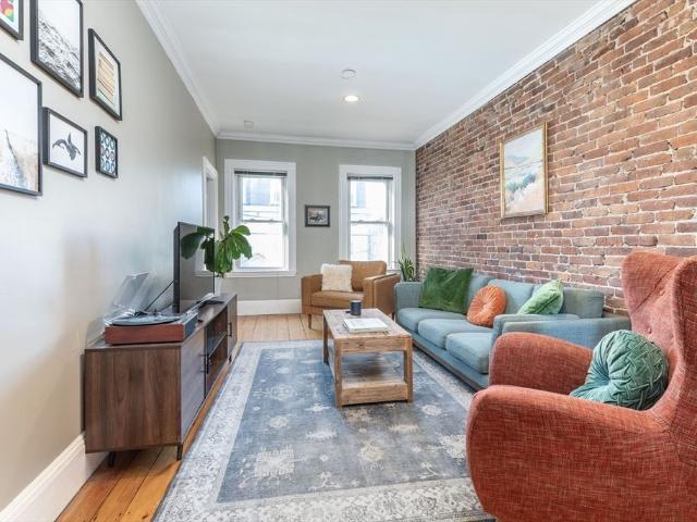 192 W Fifth St Unit 2, Boston, US, MA