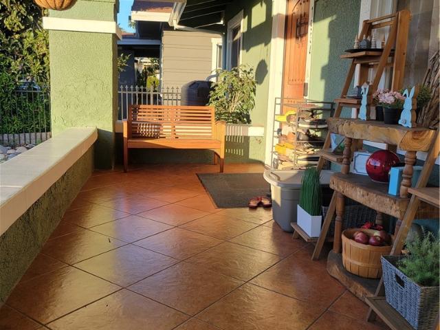 1934 Vineyard Ave, Los Angeles, CA 90016 | MLS #DW26088