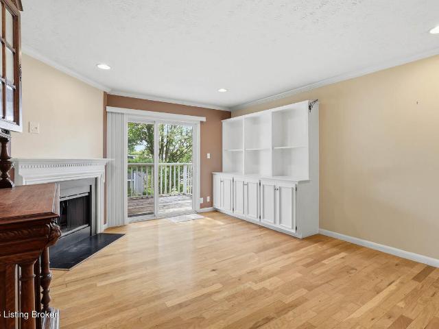 1935 Gardiner Ln D62
