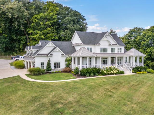 1935 Thompson Station Rd W