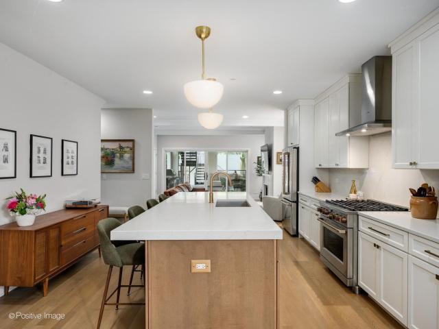 1938 N Sawyer Avenue # 1