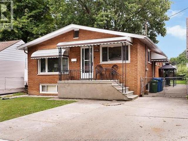 1938 Ferndale Avenue, Windsor, ON, N8T 2L1 house for sale | Listing ID 26019 | Royal LePage