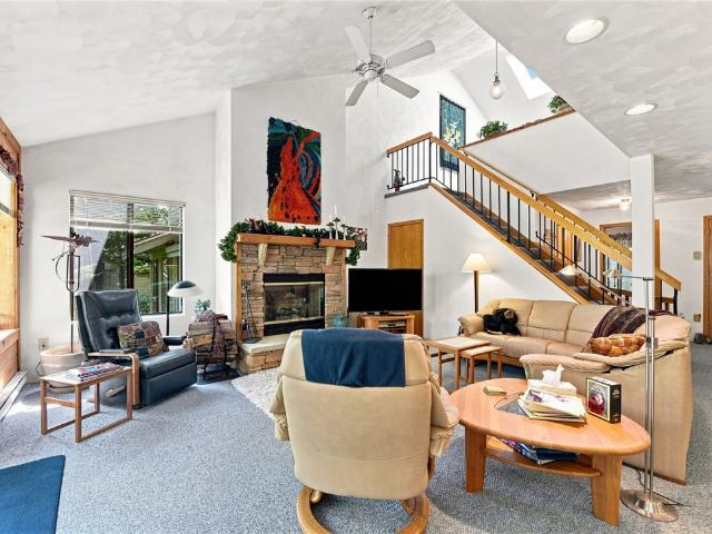 1938 South Ridge Way