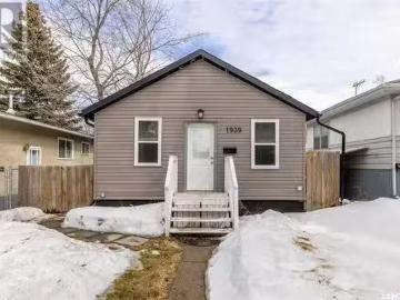 1939 St Charles Avenue, Saskatoon, SK, S7M 0N7 house for sal.