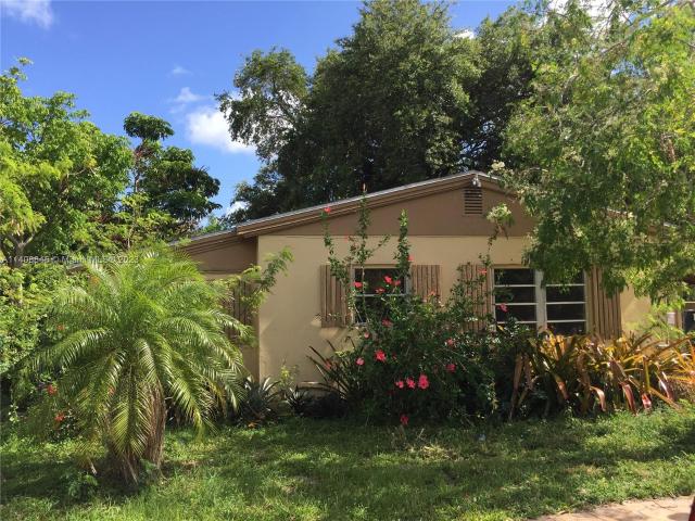 1930 Northeast 182nd St, 2 beds, 1 full bath