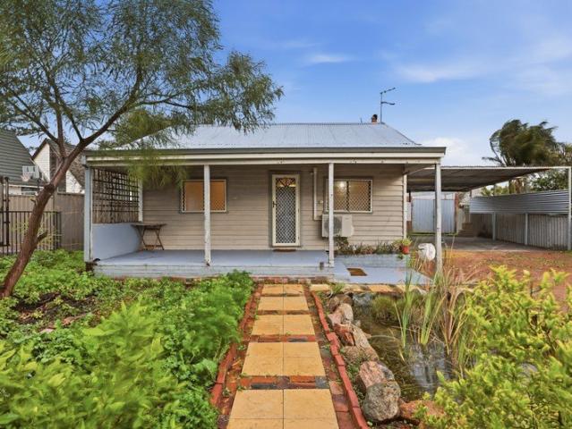 1930 Classic Cottage 300m to Beach with Future Dream Home Potential