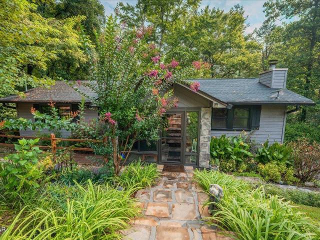 1931 Spring Hill Drive
