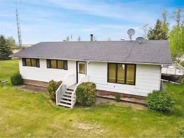 House for sale in Alberta - Deck