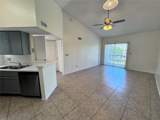 1932 Lake Atriums Cir, Unit 85, Orlando, FL 32839 | MLS #O6391