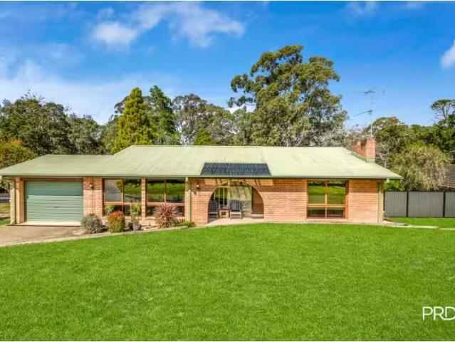 193 Hawkesbury Rd, Winmalee House for rent Listed by Semra Ha.