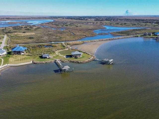 193 Pelican Point Rd, Lake Charles, LA