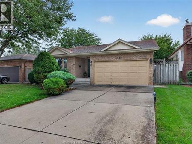 1946 Lepain Crescent, Lasalle, ON, N9H 2J2 house for sale | Listing ID 26023 | Royal LePage