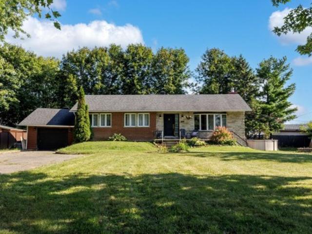1948 Boul. Du Bord De L'Eau, Salaberry De Valleyfield, QC, J6S 6E7 house for sale | Listing ID 20921 | Royal LePage