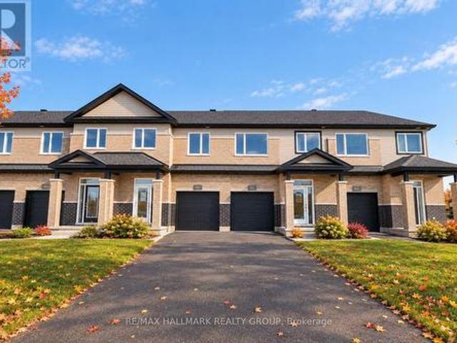 1949 Hawker Private, Ottawa, ON, K0A 1L0 house for sale | Listing ID X13871 | Royal LePage