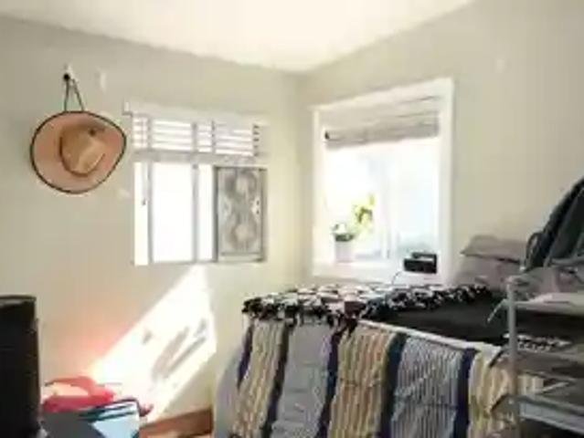 1941 Abbott St, 2 beds, 1 full bath