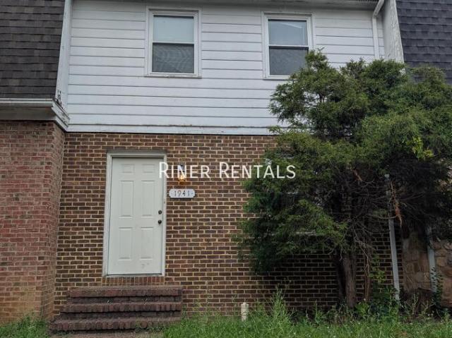 1941 Willow Hill Drive, 3 beds, 2 full and 1 half baths